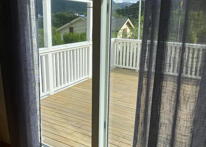Mountain Retreat In Brattvg - Unwind In Nature Hébergement de vacances *