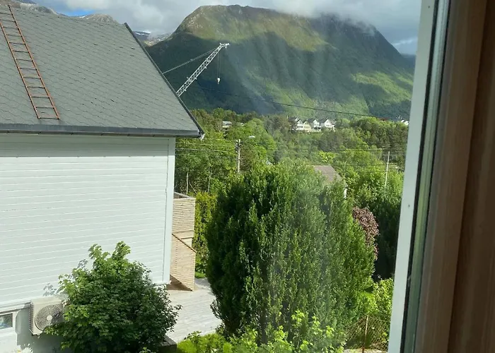 Mountain Retreat In Brattvg - Unwind In Nature